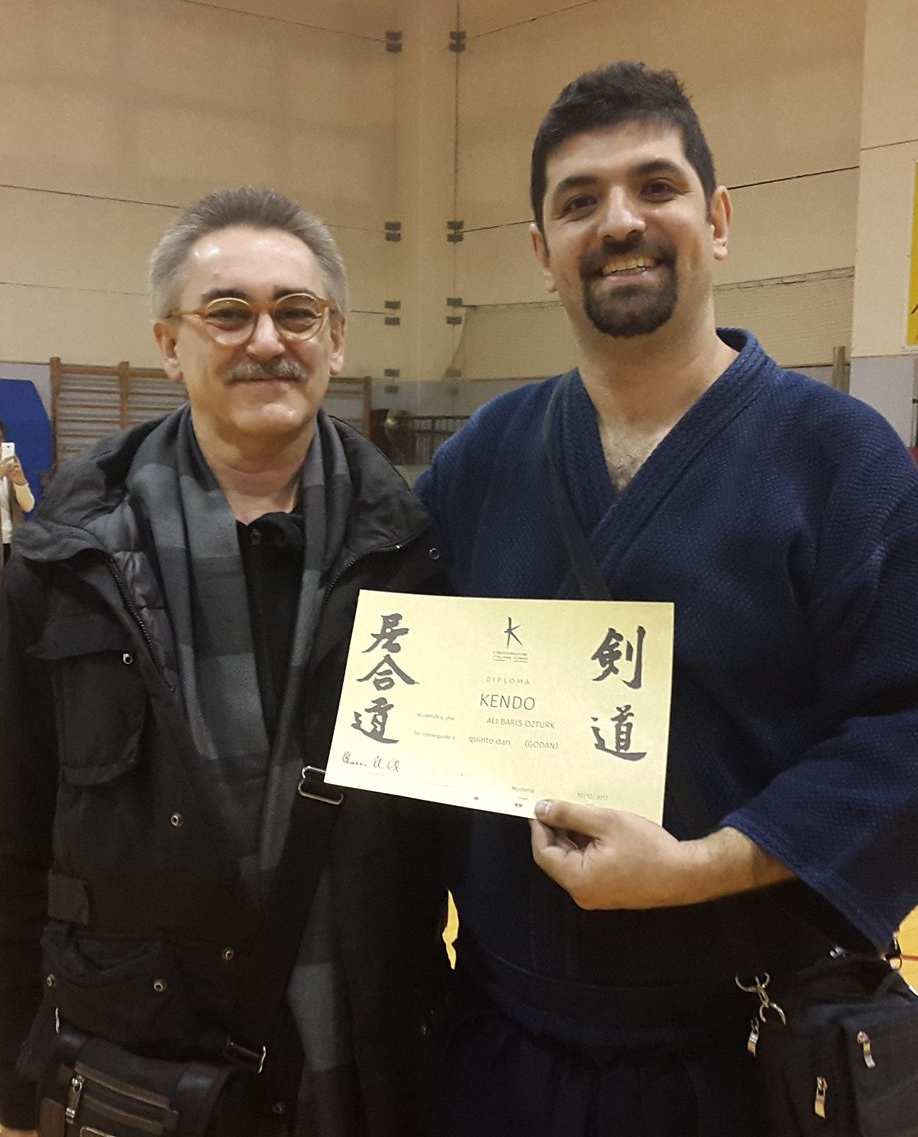 Lorenzo Zago Sensei ve Ali Barış Öztürk,
2017, İtalya, Modena, 5.dan sınavı